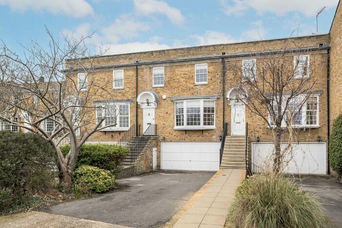 4 Bedroom Terraced House To Rent In Hogarth Way, Hampton, TW12