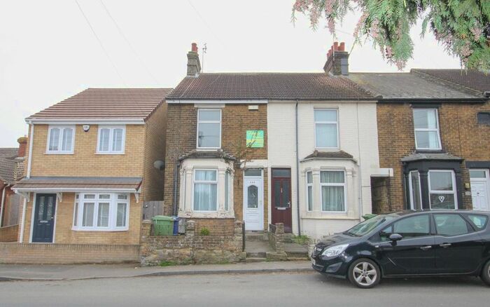 3 Bedroom Property To Rent In Tonge Road, Murston, Sittingbourne, ME10