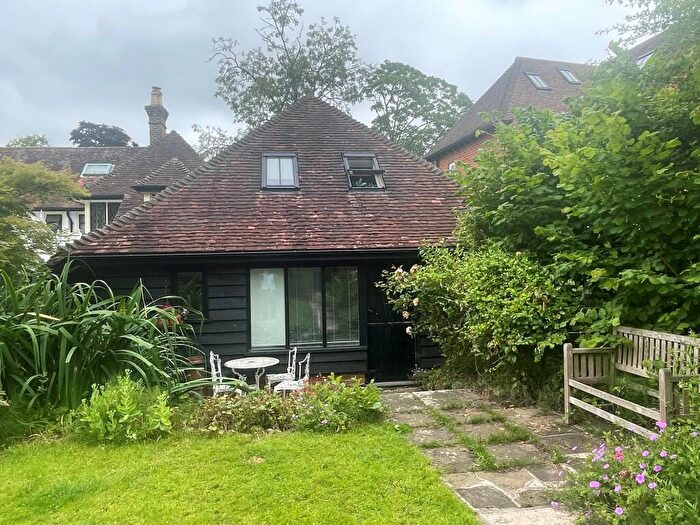 1 Bedroom Chalet To Rent In Chinthurst Lane, Guildford, Surrey, GU4