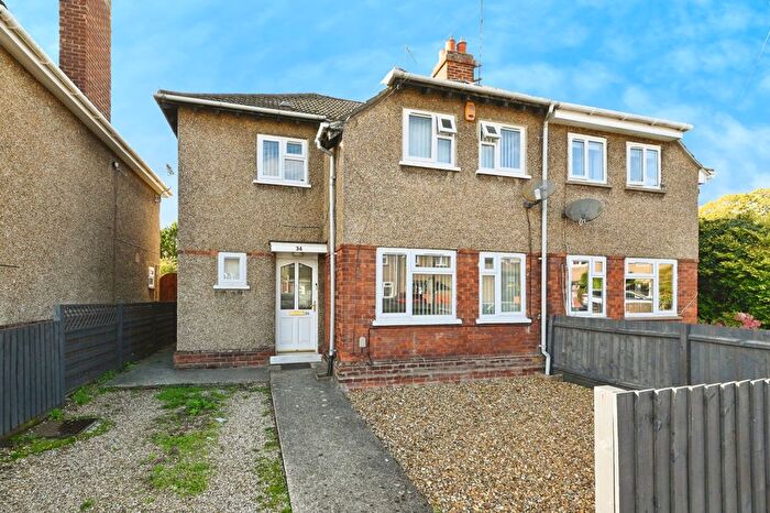3 Bedroom Semi Detached House For Sale In Bagge Road, King's Lynn, Norfolk, PE30
