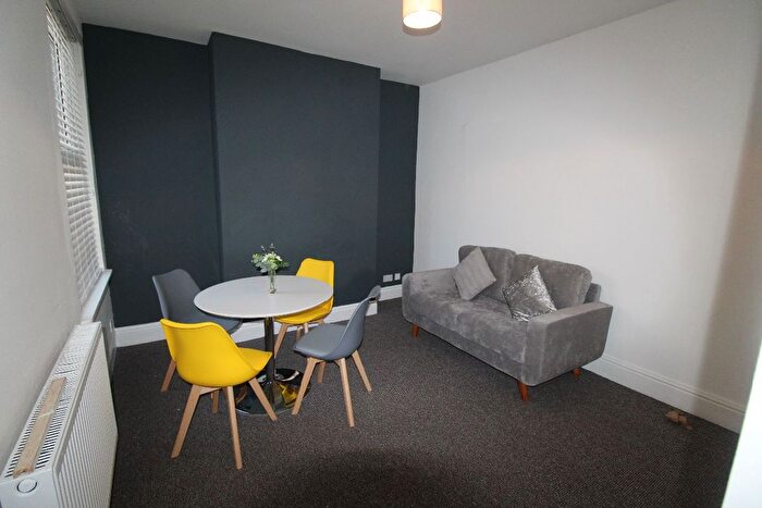 4 Bedroom Semi-Detached House To Rent In Worthing Street, Hull, HU5