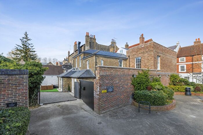 4 Bedroom Flat To Rent In High Street, Eton, Windsor, SL4