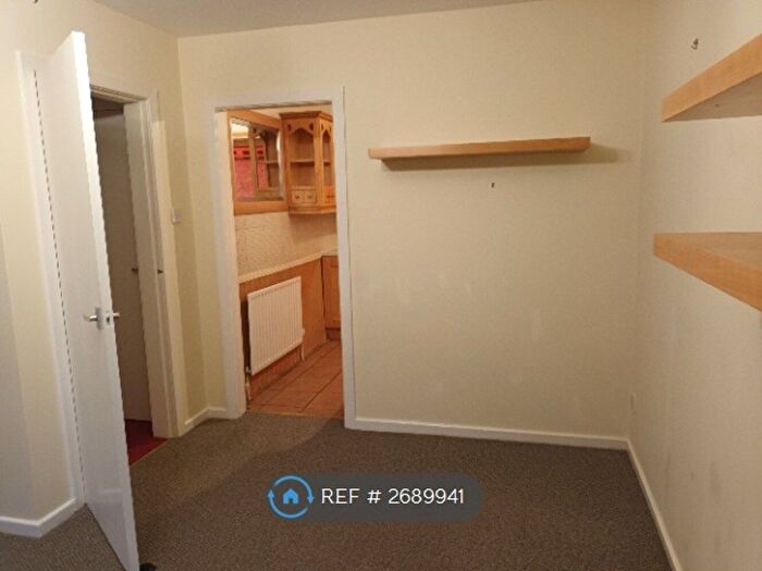 2 Bedroom Flat To Rent In Chadwick Street Marple, Stockport, SK6