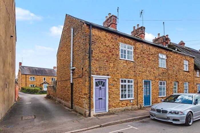 2 Bedroom Cottage To Rent In Church Street, Bodicote, OX15