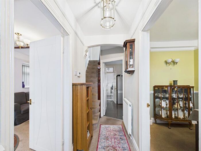 3 Bedroom Semi-Detached House For Sale In Cwmgwili, Llanelli, SA14