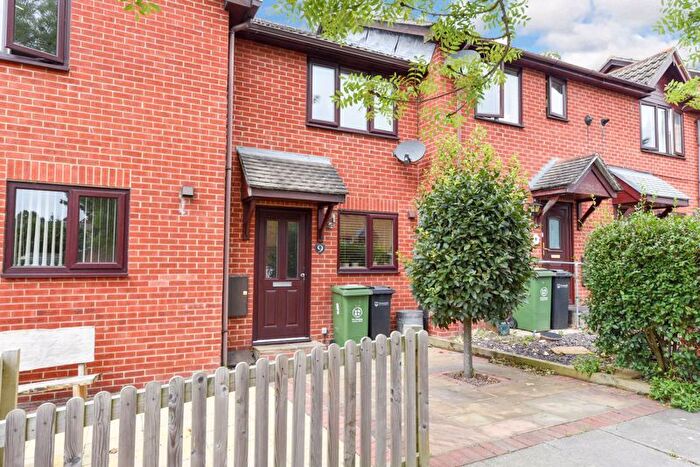 2 Bedroom Terraced House To Rent In Glebefield Gardens, Cosham, PO6