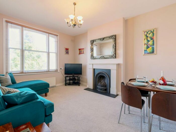 2 Bedroom Flat To Rent In Percy Road, London, W12