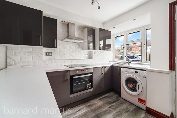 2 Bedroom Property To Rent In Tregaron Gardens, New Malden, KT3