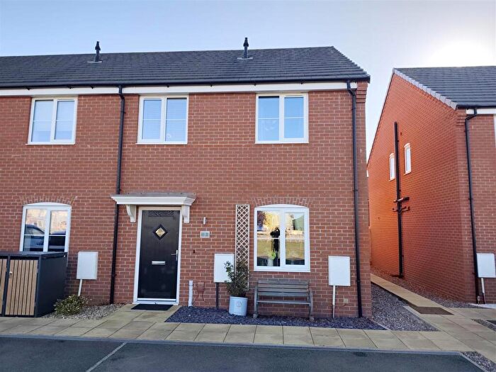 3 Bedroom House For Sale In Littlebury Close, Crowland, Peterborough, PE6