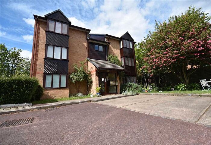 1 Bedroom Studio To Rent In Beaulieu Place, Chiswick, Chiswick, W4