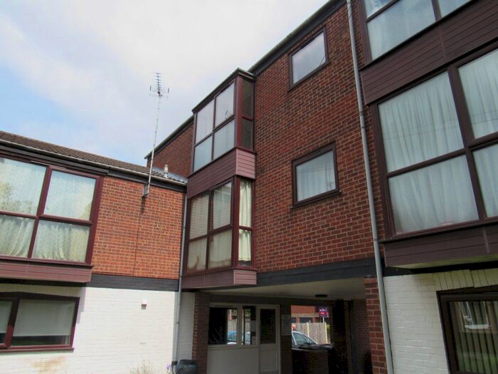1 Bedroom Flat To Rent In Jolly Gardeners Court, Norwich NR3