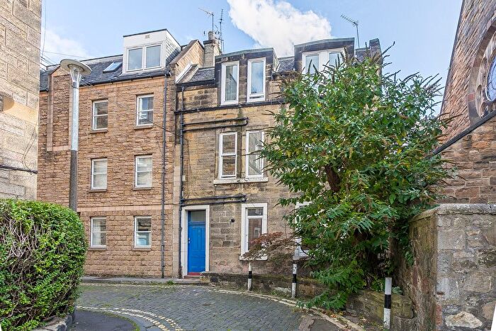 2 Bedroom Flat For Sale In Richmond Terrace, Edinburgh, EH11