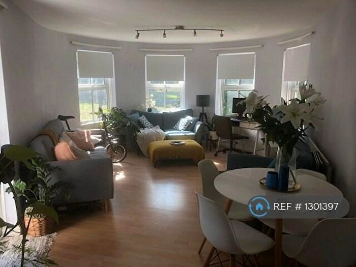 2 Bedroom Flat To Rent In Riseholme Court, London, E9
