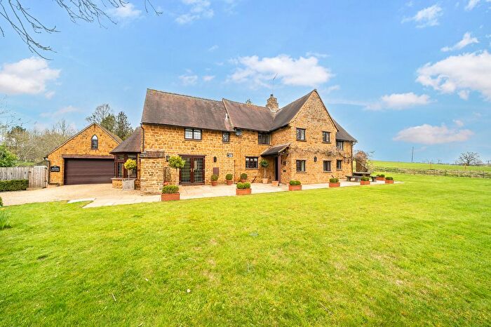 4 Bedroom Detached House For Sale In Mollington Lane, Shotteswell, OX17