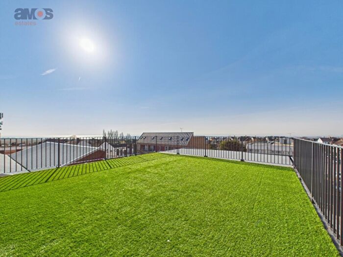 2 Bedroom Penthouse To Rent In London Road, Hadleigh, SS7