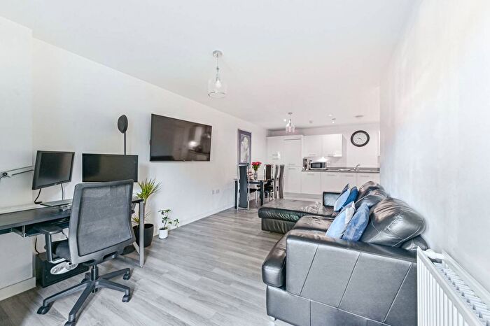 2 Bedroom Maisonette For Sale In Scotts Road, Bromley, BR1