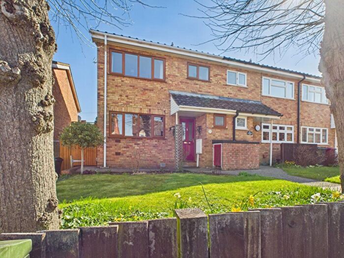 3 Bedroom End Of Terrace House For Sale In Hampstead Court, West Reading, Reading, RG30