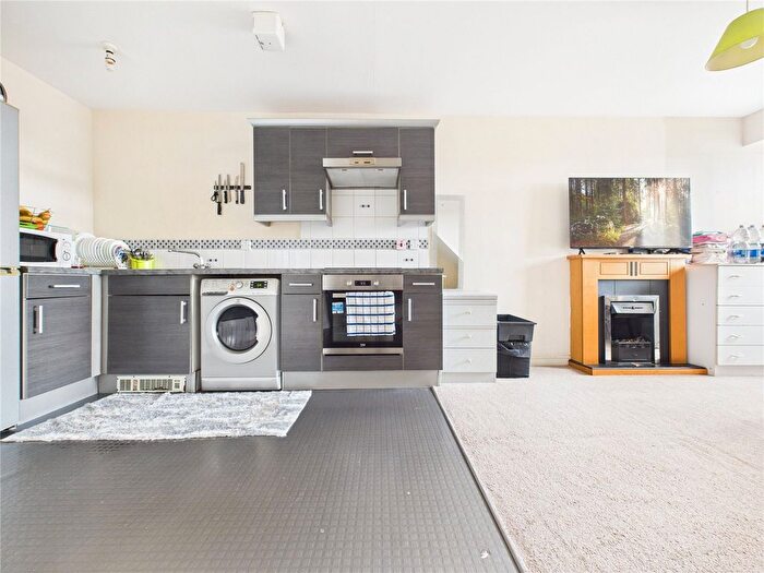 1 Bedroom Flat For Sale In Fishponds Road, Eastville, Bristol, BS5