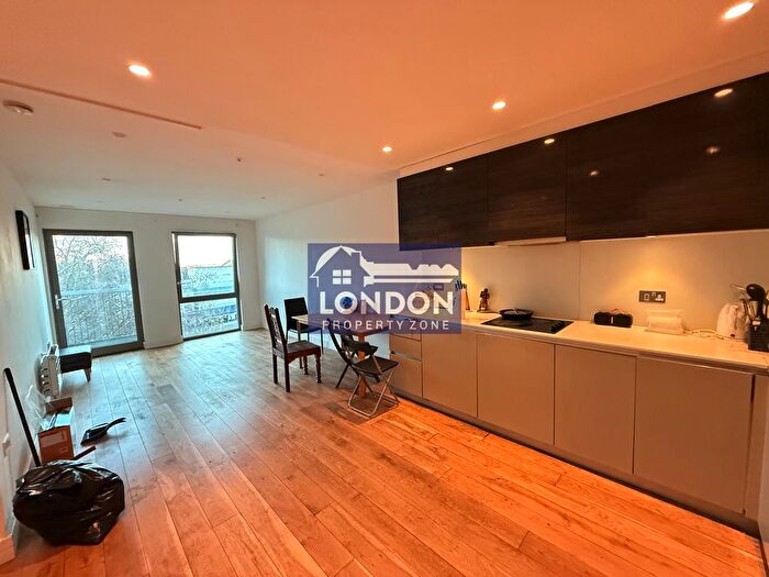 2 Bedroom Flat To Rent In Barking Road, Canning Town, London, E16