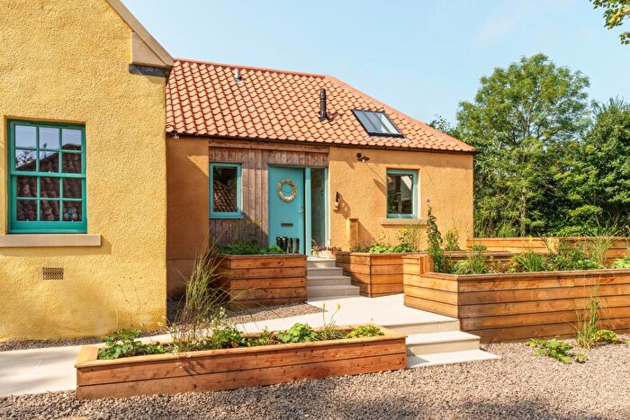 2 Bedroom Country House To Rent In Slackbrae, Alloa, Clackmannanshire, FK10