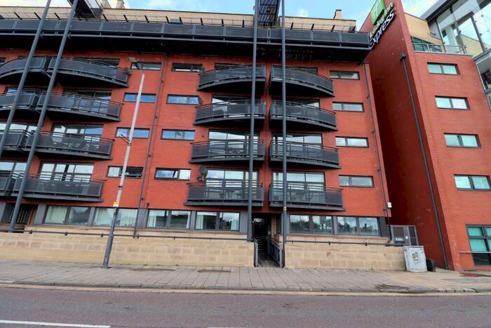 2 Bedroom Flat To Rent In Clyde Street, Merchant City, Glasgow, G1
