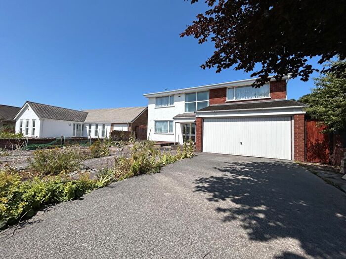 4 Bedroom Detached House For Sale In Chatsworth Road, Southport, PR8