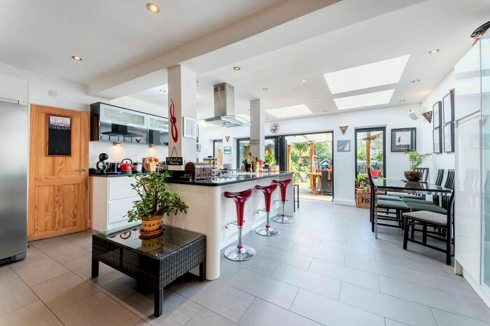 5 Bedroom Semi-Detached House To Rent In Arundel Road, Kingston, Kingston Upon Thames, KT1