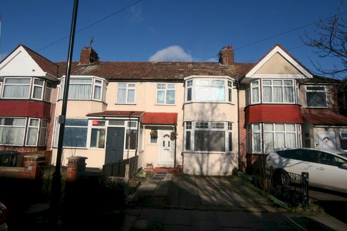 4 Bedroom Terraced House To Rent In Coniston Avenue, Perivale, Greenford, UB6