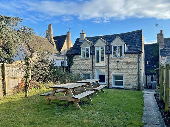 2 Bedroom Flat To Rent In St. Peters Street, Stamford, PE9
