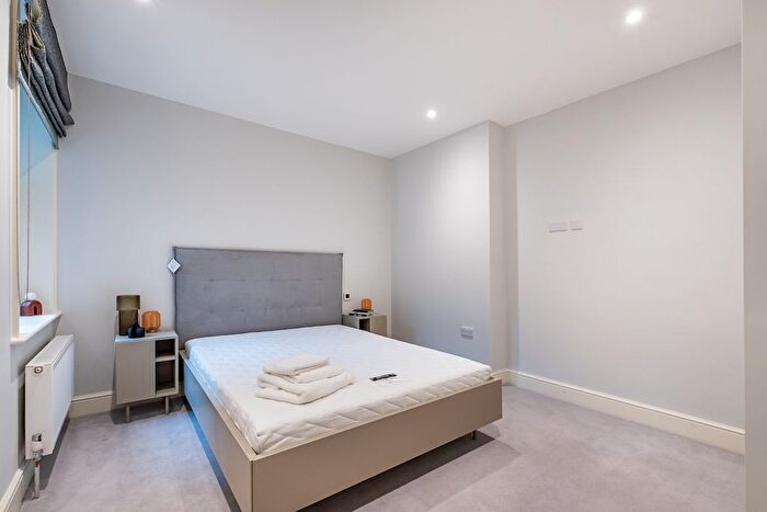 3 Bedroom Flat To Rent In King Street, London, W6
