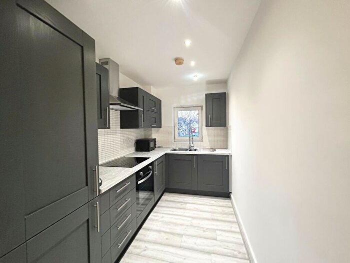 2 Bedroom Flat To Rent In Calder Court, Romford, RM1