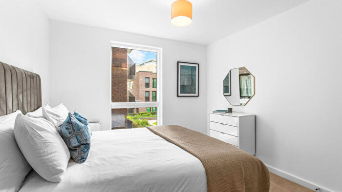 1 Bedroom Apartment For Sale In Kenavon Drive, Reading, RG1