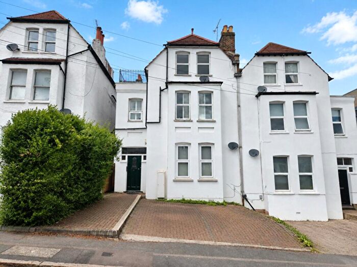 2 Bedroom Apartment For Sale In Park Road, High Barnet, EN5