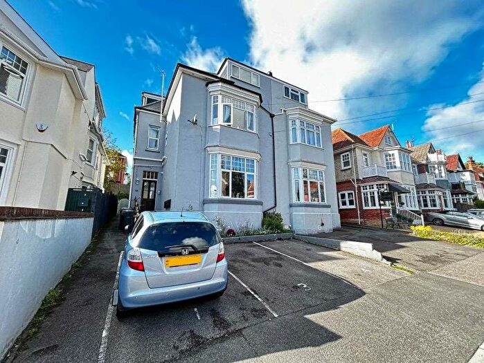 2 Bedroom Flat For Sale In Studland Road, Alum Chine, Bournemouth, BH4