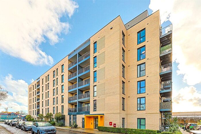 2 Bedroom Flat For Sale In Westmoreland Road, Colindale, NW9