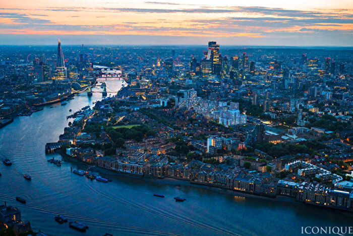 3 Bedroom Apartment For Sale In Arrival Square, London, E1W