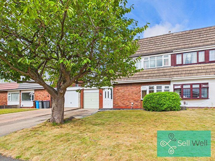 3 Bedroom Semi-Detached House For Sale In Calder Drive, Worsley, Manchester, M28