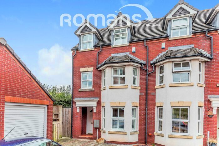 4 Bedroom Town House To Rent In Vowles Close, Wraxall, Bristol, BS48