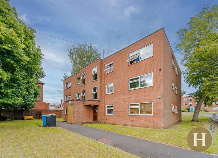 1 Bedroom Flat For Sale In Chad Valley Close, Harborne, Birmingham, B17