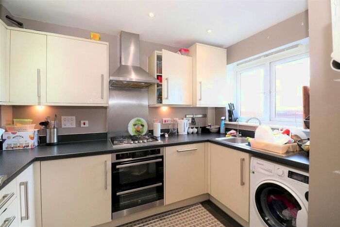 4 Bedroom Town House To Rent In Pyle Close, Addlestone KT15