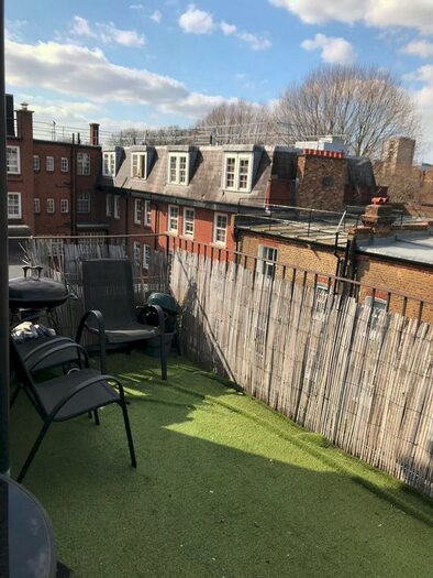 1 Bedroom Flat To Rent In Comeragh Road, Barons Court, West Kensington, W14