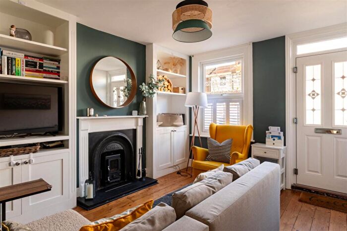 2 Bedroom Semi-Detached House For Sale In Earlswood Road, Redhill, RH1