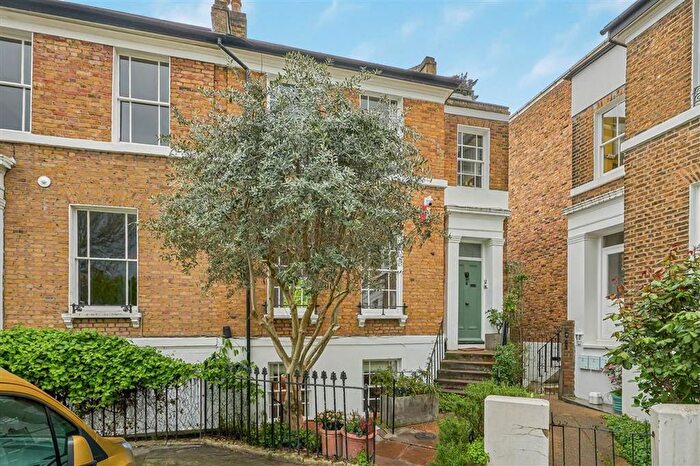 1 Bedroom Flat For Sale In Sutherland Square, Walworth, SE17