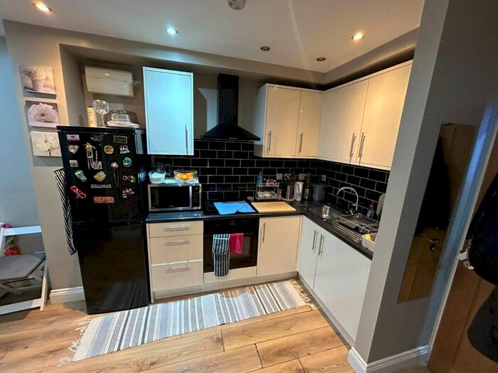 1 Bedroom Flat To Rent In Fonthill Road, London, N4