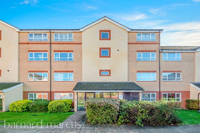 2 Bedroom Flat To Rent In Chertsey Road, Feltham, TW13