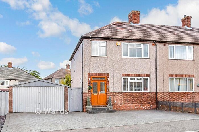 3 Bedroom End Of Terrace House For Sale In Clarendon Gardens, Dartford, Kent, DA2