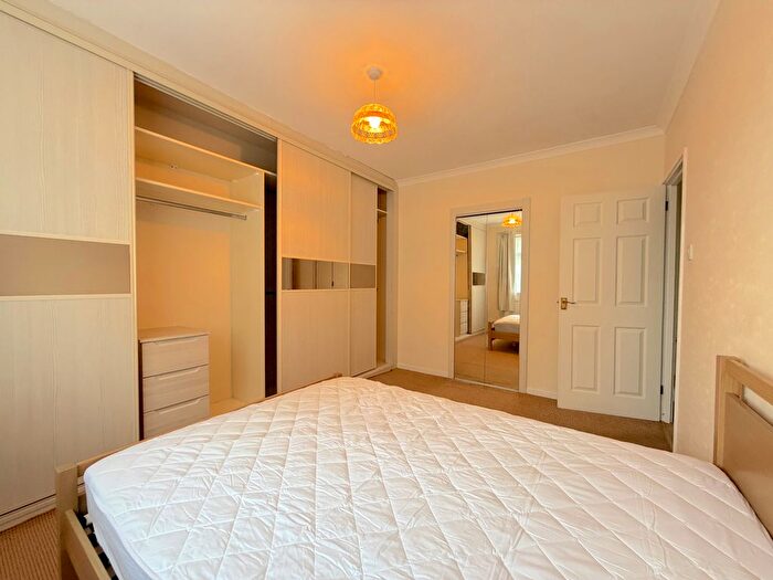 3 Bedroom Terraced House To Rent In Avis Square, London, E1