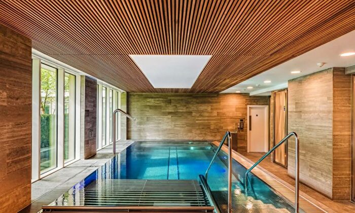 3 Bedroom Flat To Rent In Sophora House, Vista Chelsea Bridge, Queens Town Road, SW11