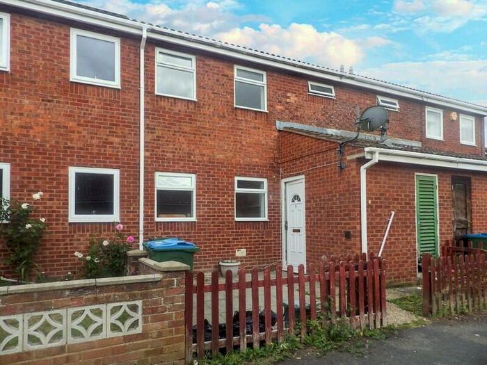 3 Bedroom Terraced House To Rent In Ember Path, Aylesbury, Buckinghamshire, HP21