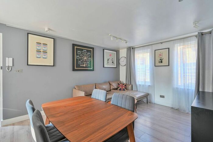 2 Bedroom Flat For Sale In Cartwright St, Tower Hill, London, E1